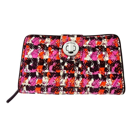 Vera Bradley Handbags - Vera Bradley Hadley East West Turnlock Wallet in Houndstooth Tweed, NWOT